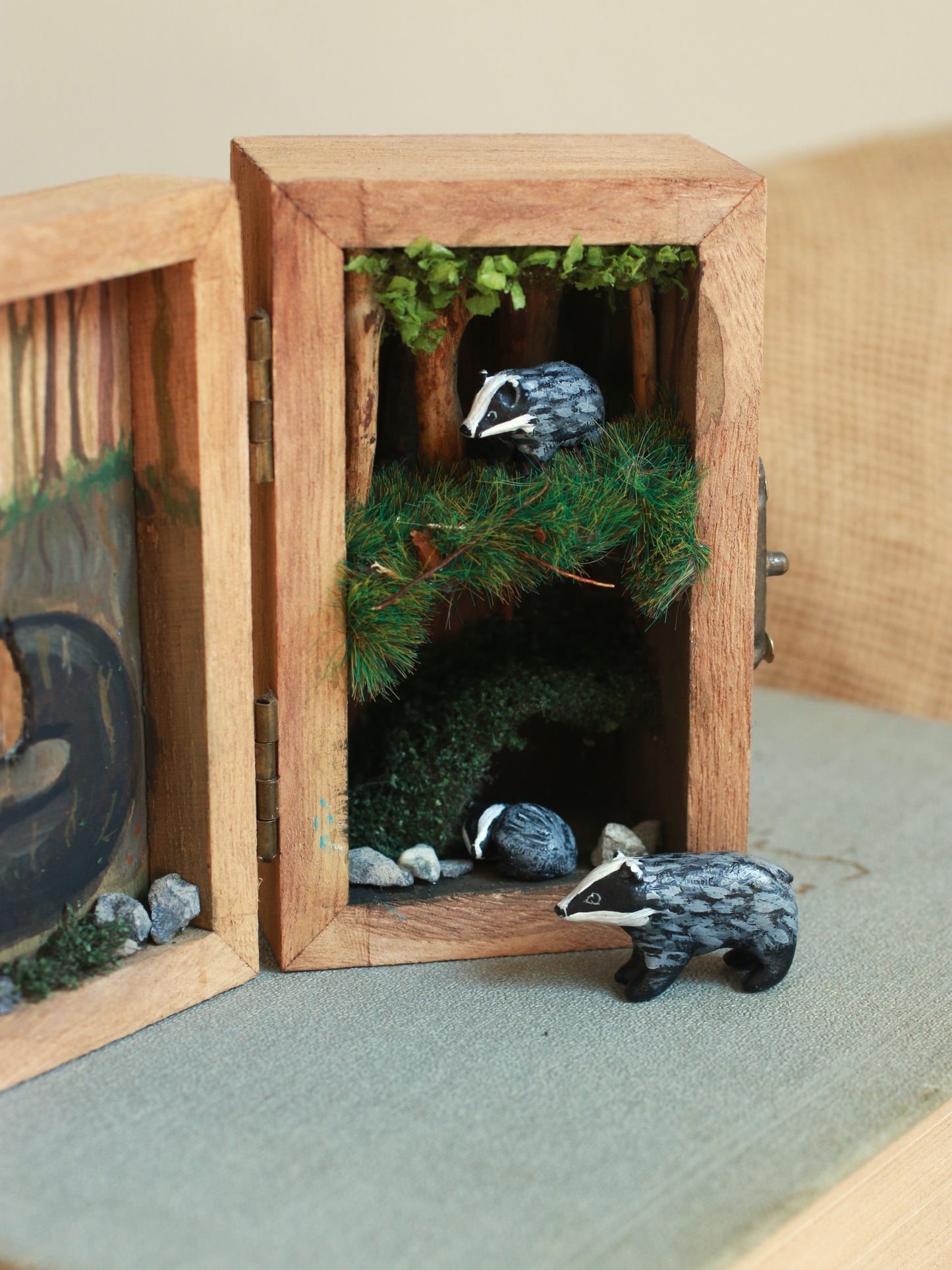 Badgers burrow shadow box - Badger family in a hand-painted open-able wooden box