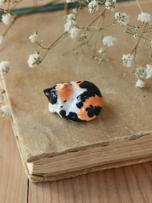 Calico Cat figurine