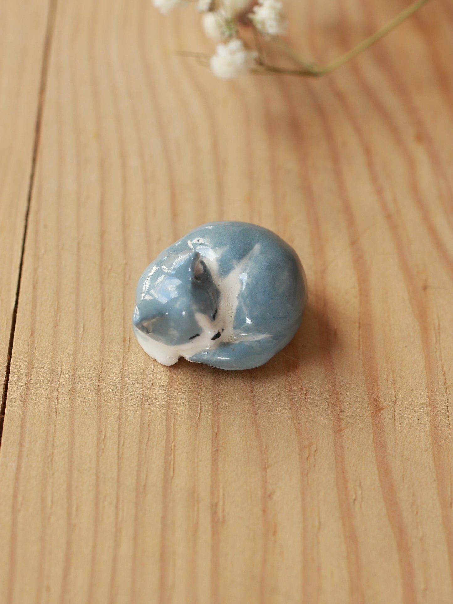 Cat figurine