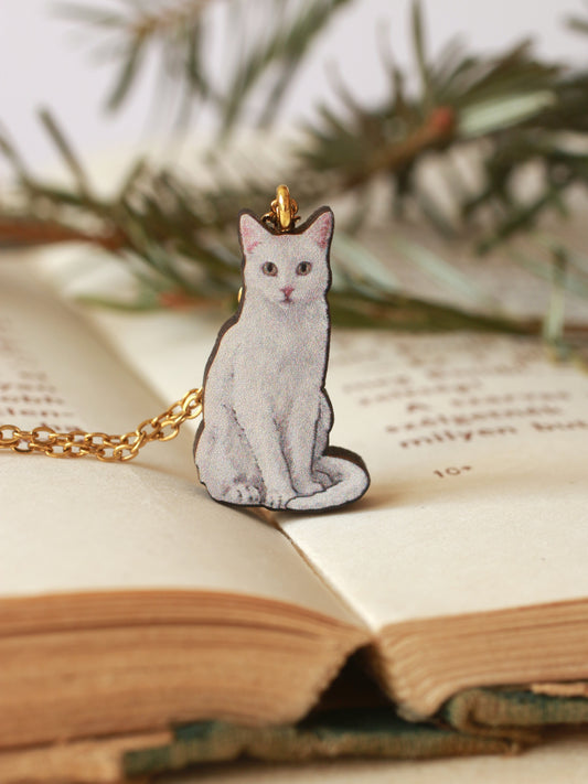 White cat necklace