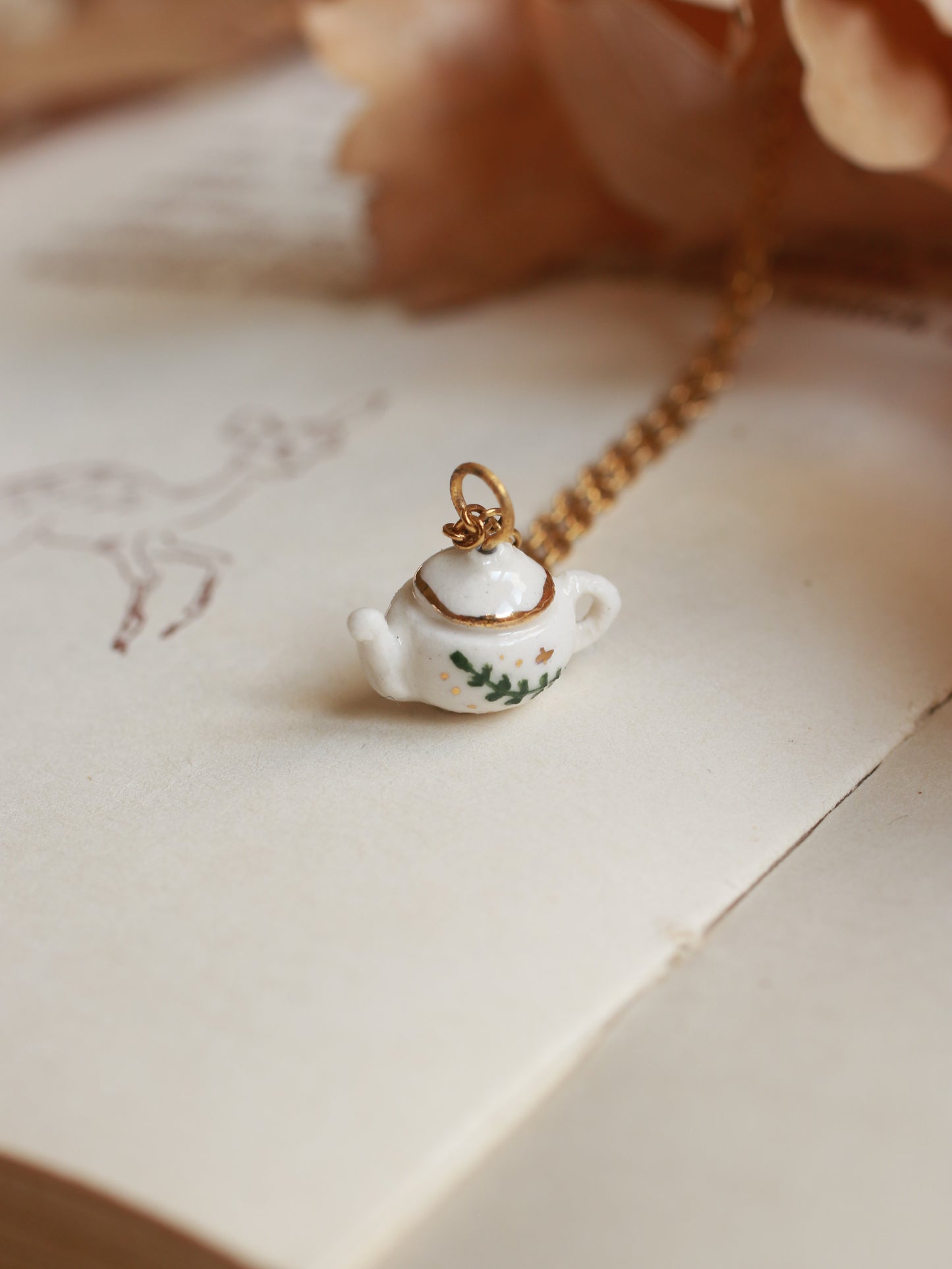 Teapot necklace - 22k gold details