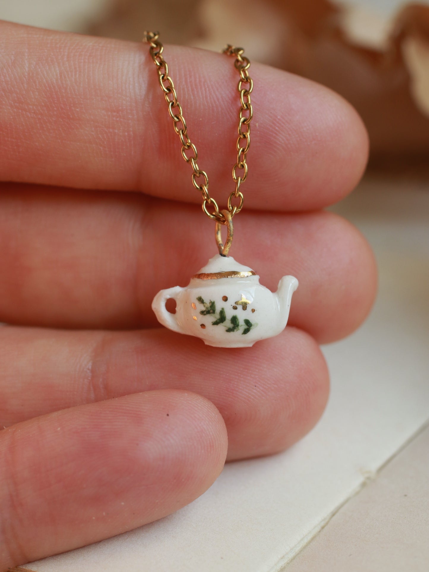 Teapot necklace - 22k gold details