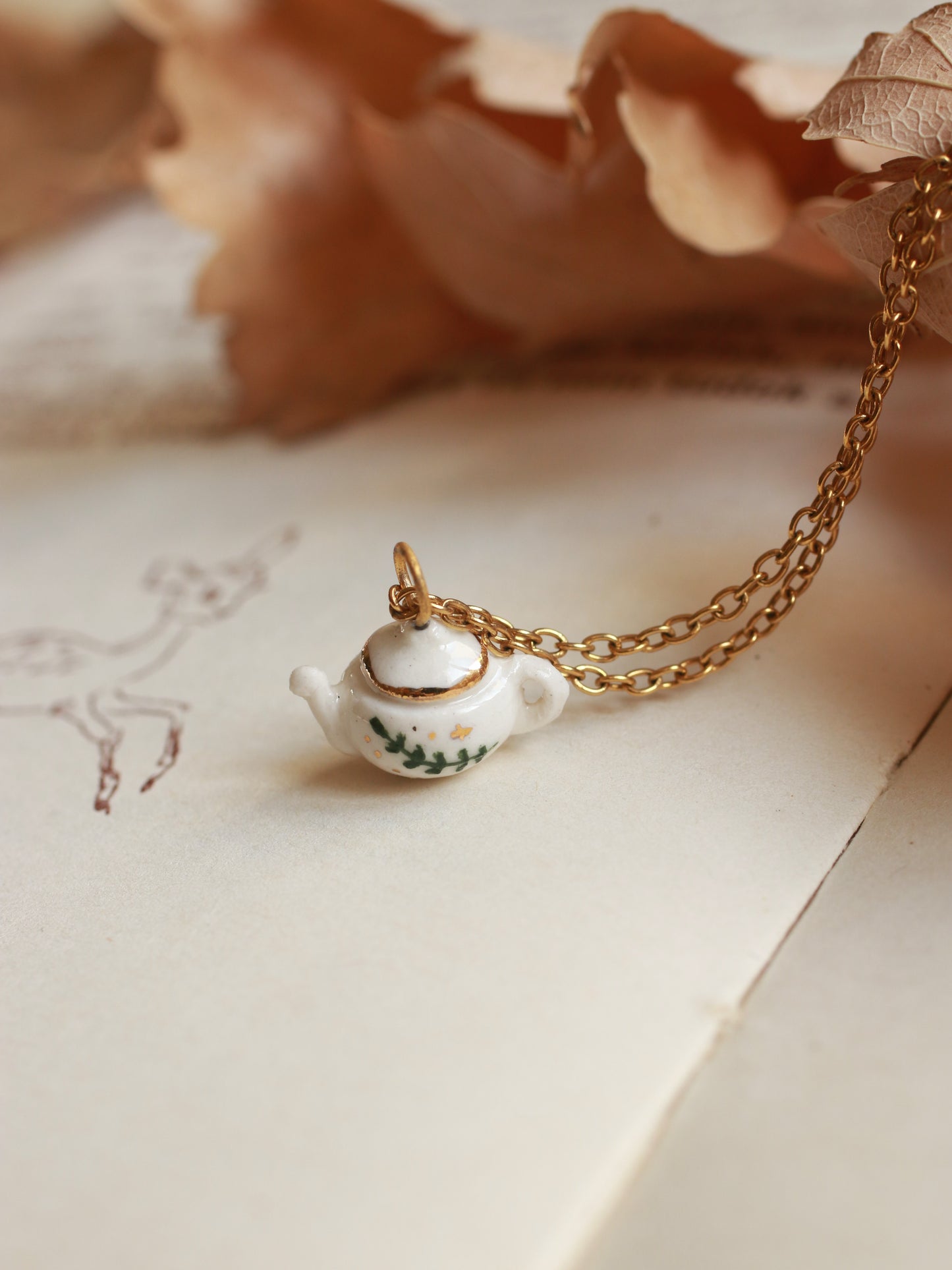 Teapot necklace - 22k gold details