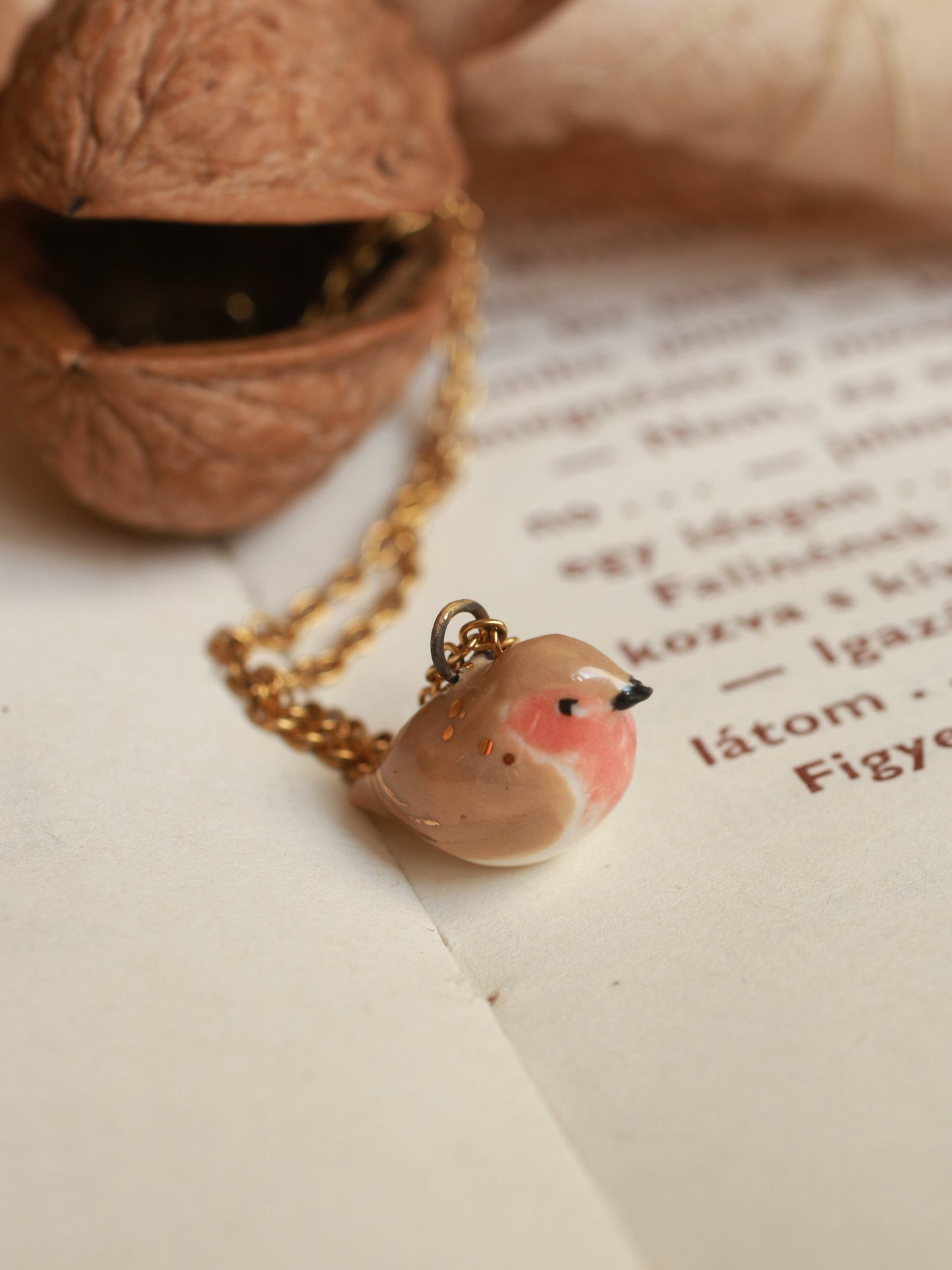 Robin necklace in a walnut box