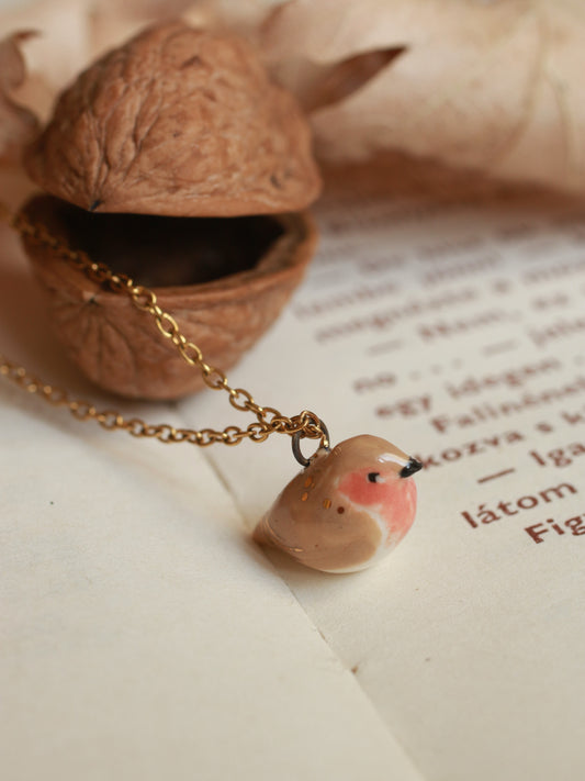 Robin necklace in a walnut box