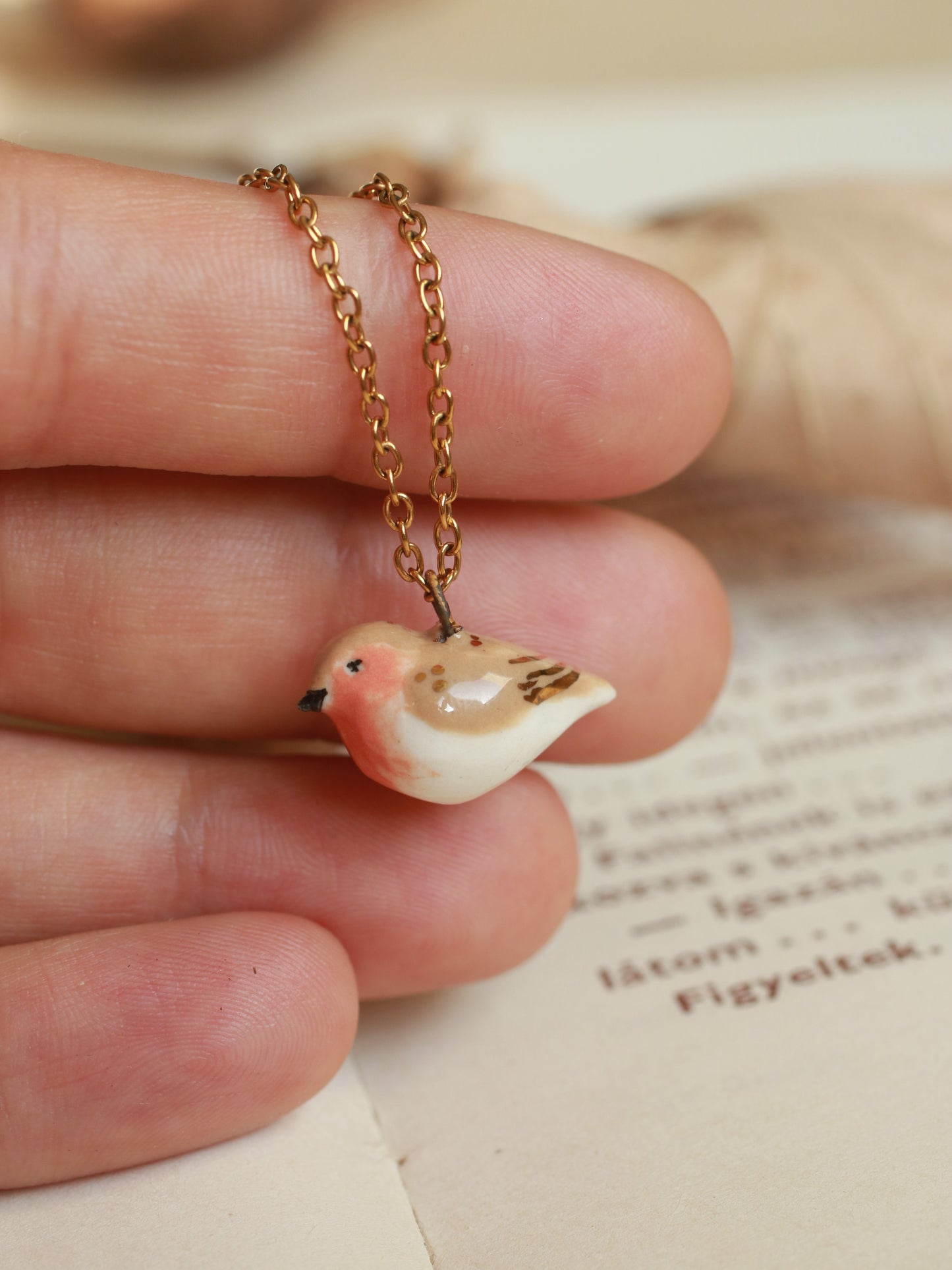 Robin necklace in a walnut box