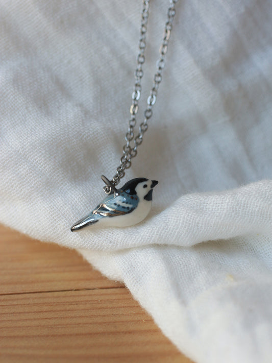 White wagtail necklace