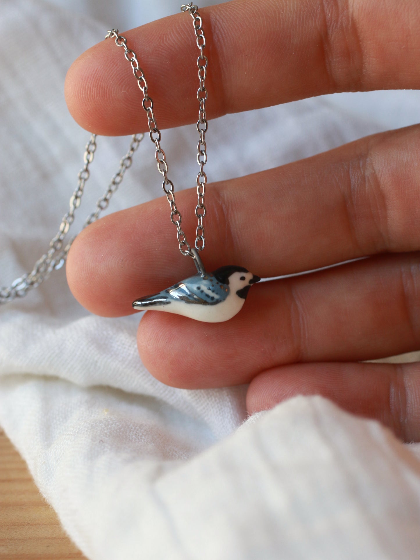 White wagtail necklace