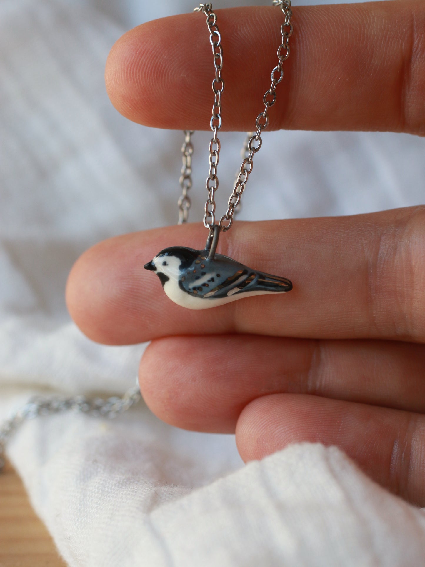 White wagtail necklace