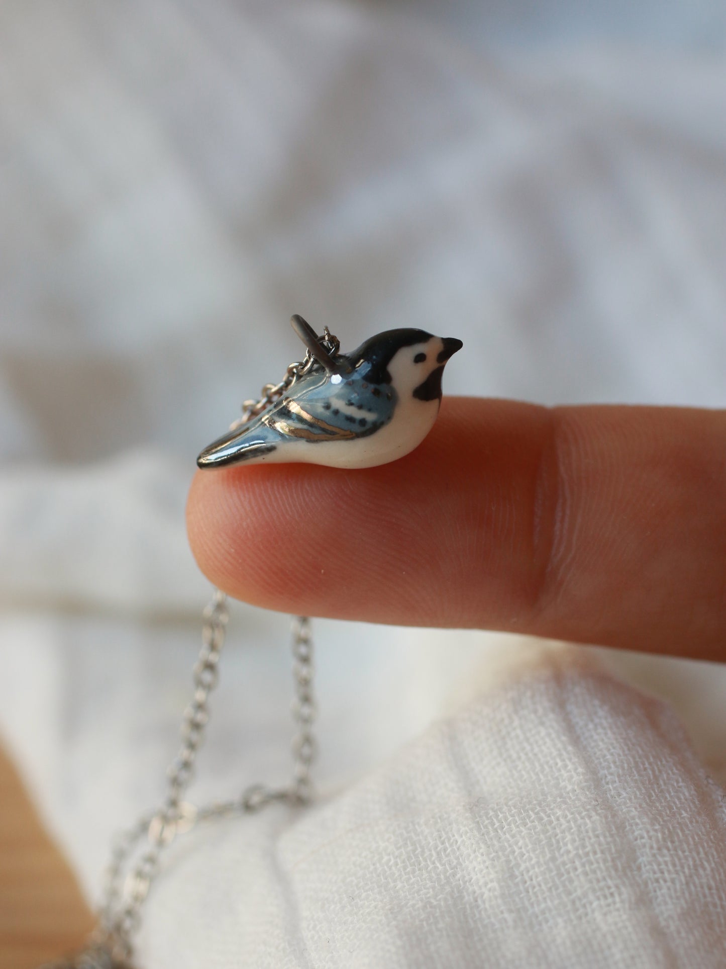 White wagtail necklace