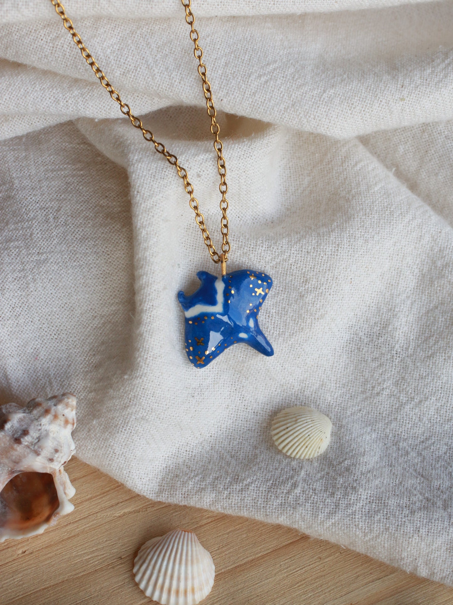 Dark blue Manta ray necklace