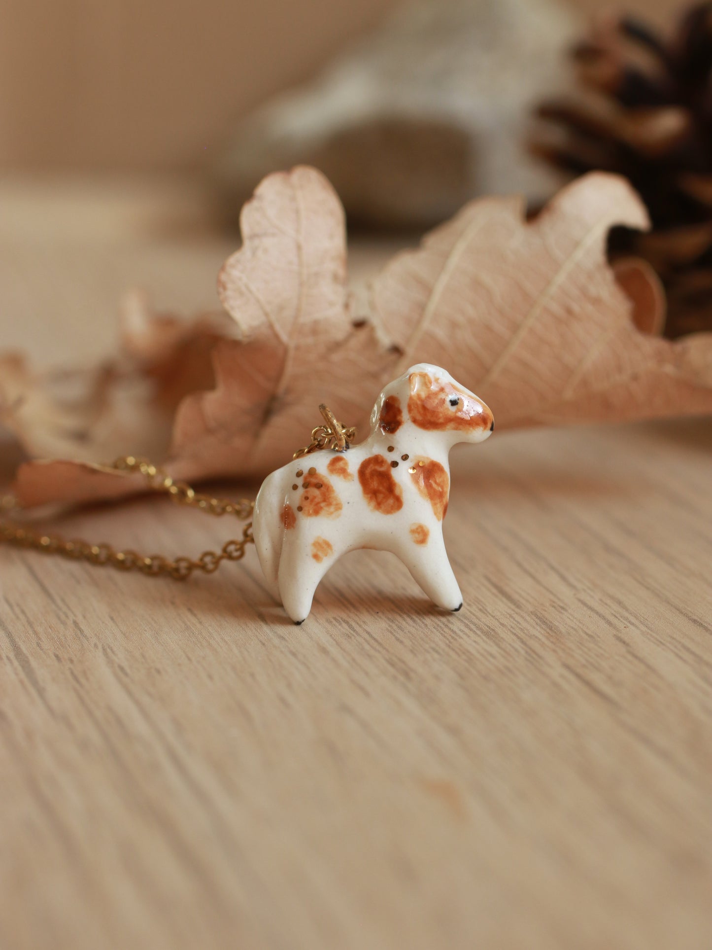 Pinto horse necklace