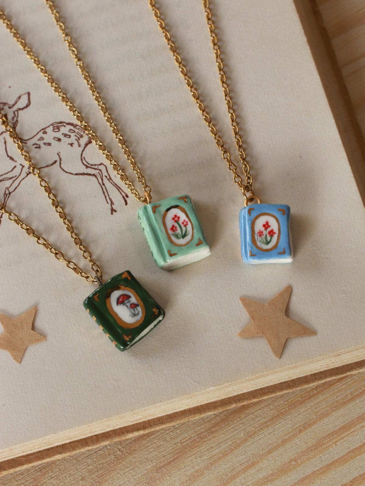 Flower book necklace - Light green book