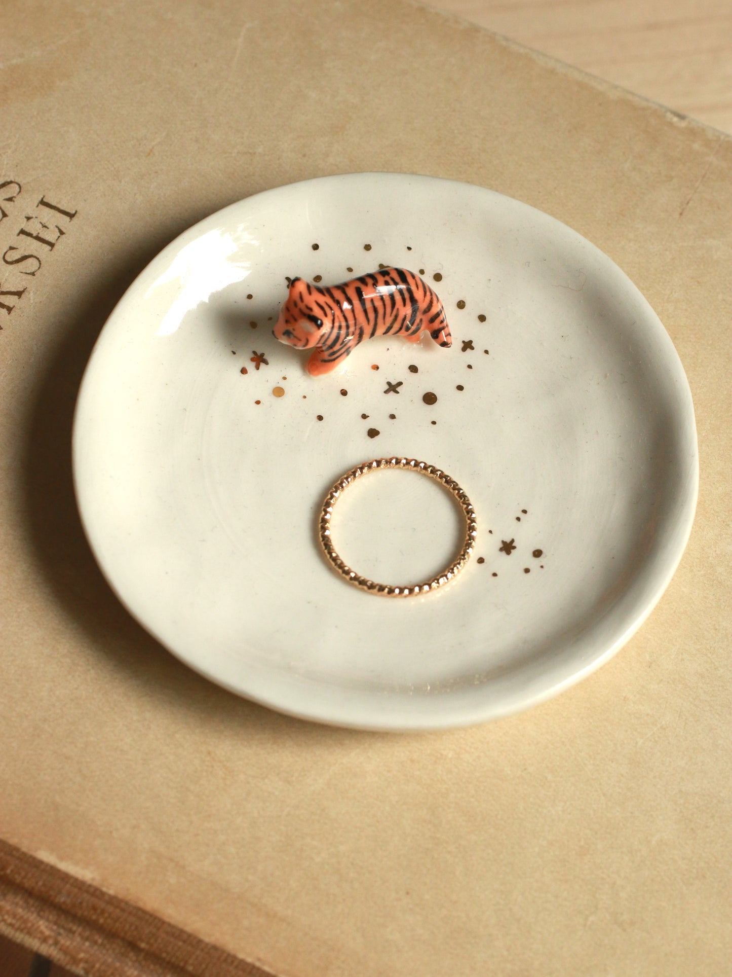 Tiger Ring Dish - Porcelain jewelry dish