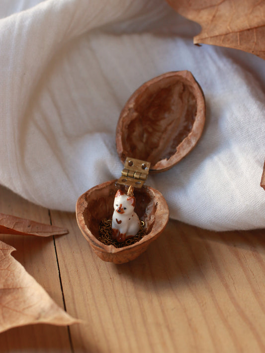 Cat necklace - walnut box