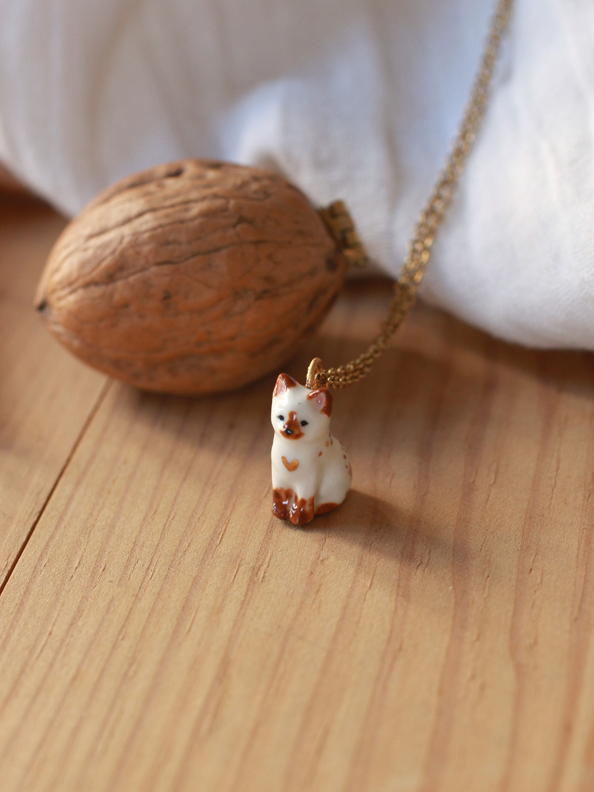 Cat necklace - walnut box