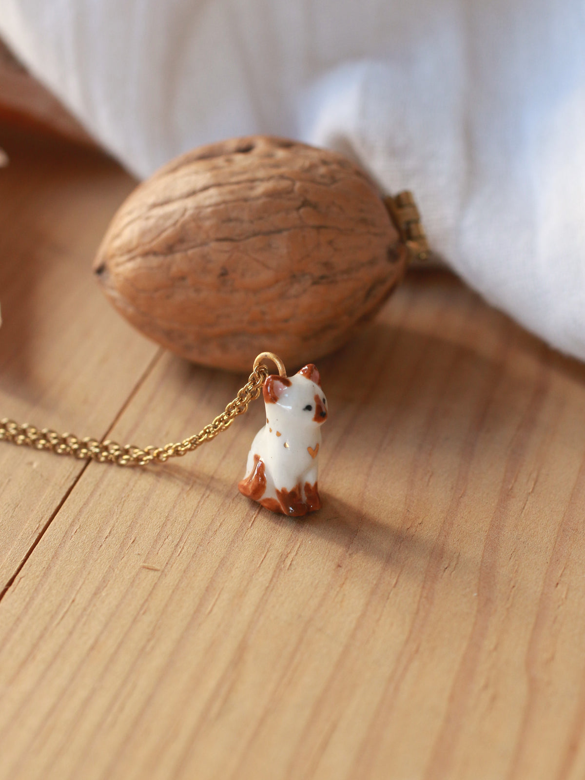 Cat necklace - walnut box
