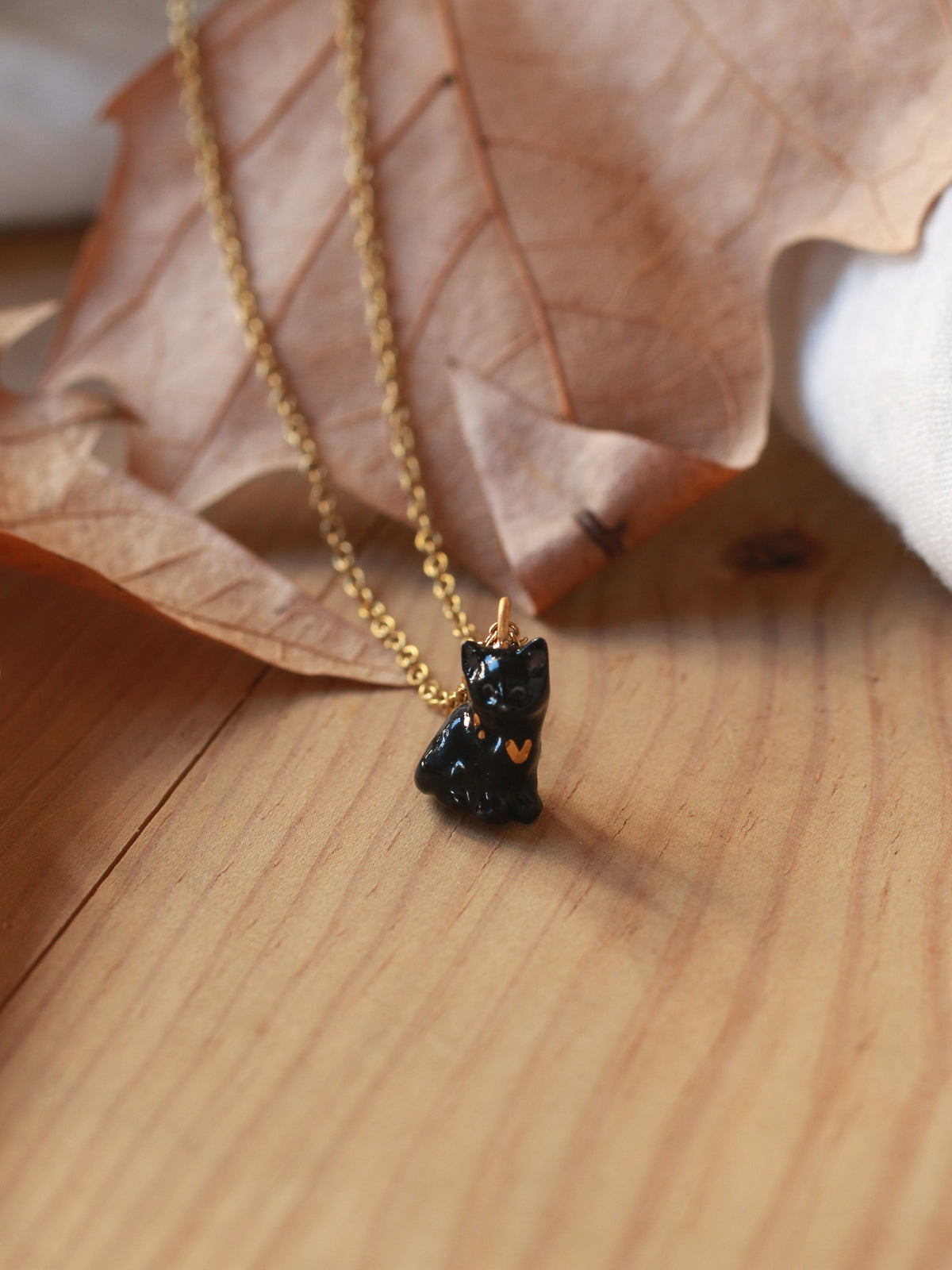 Black cat necklace