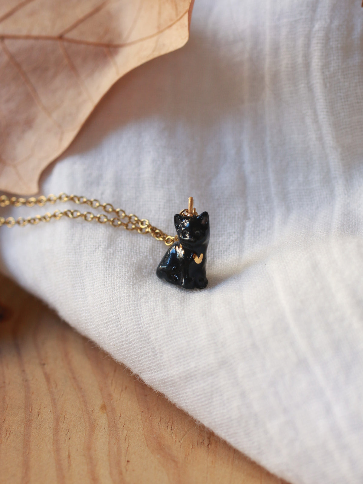 Black cat necklace