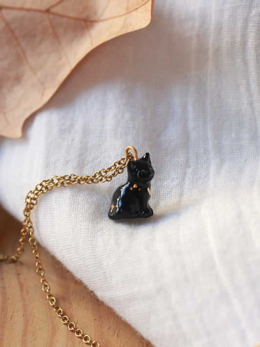 Black cat necklace