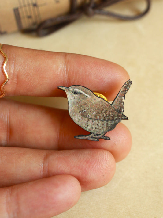 Wren pin - wooden bird pin