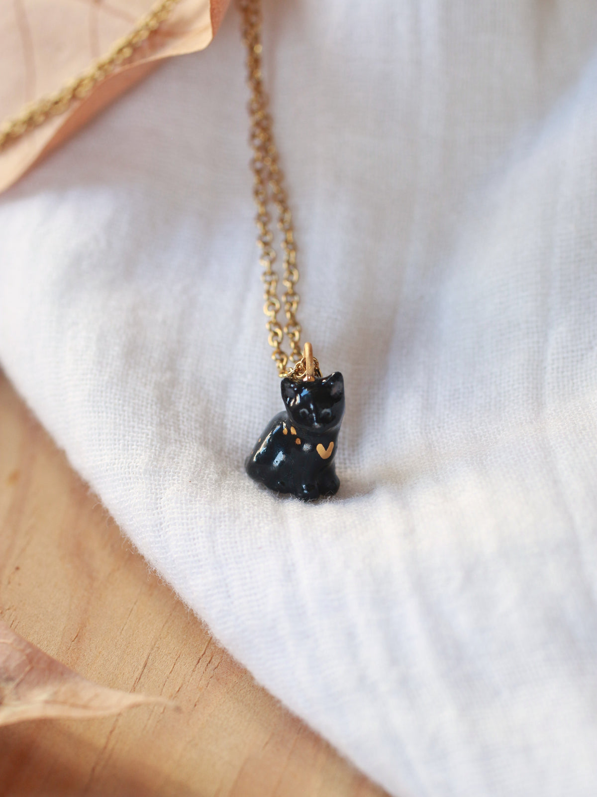 Black cat necklace