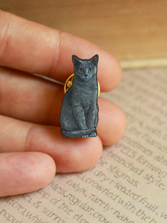 Gray cat wooden pin