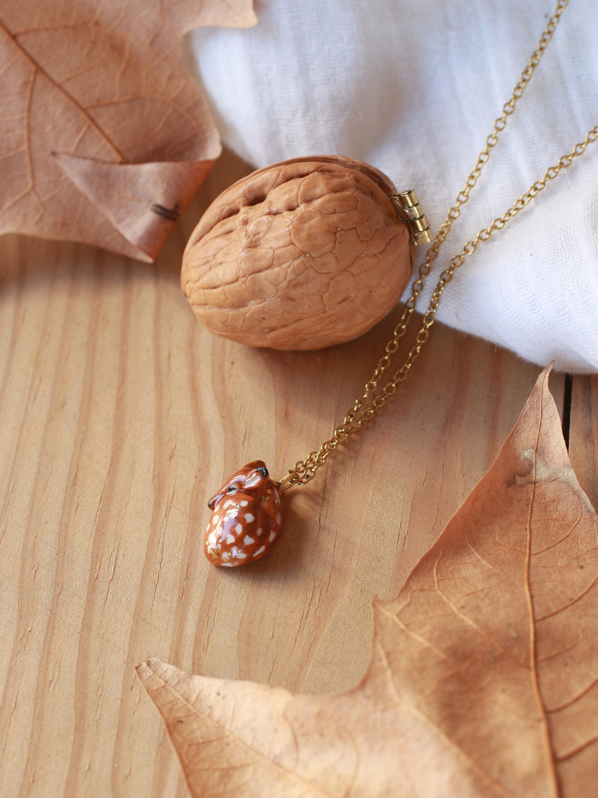 Fawn necklace - walnut box