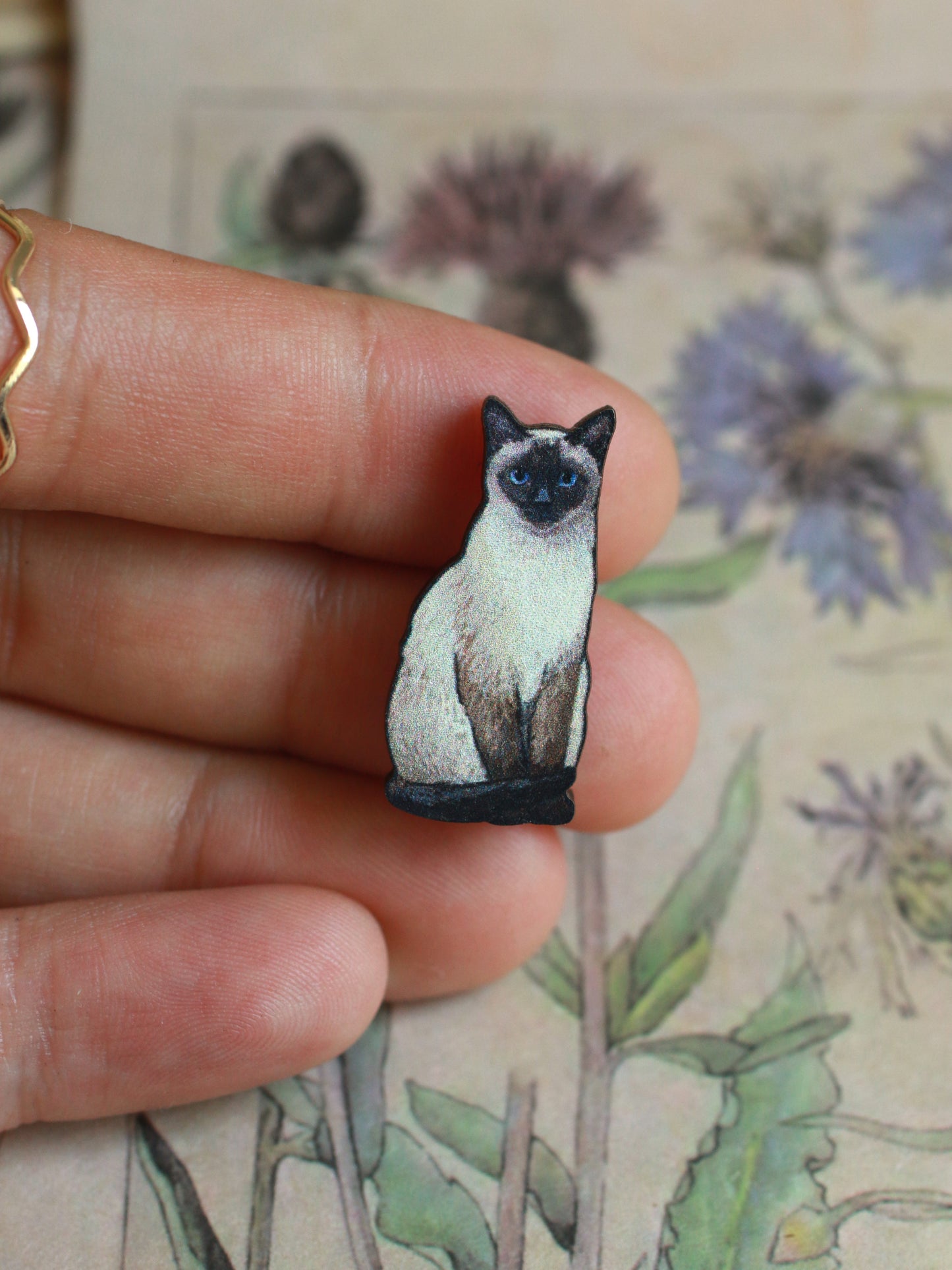 Siamese cat pin