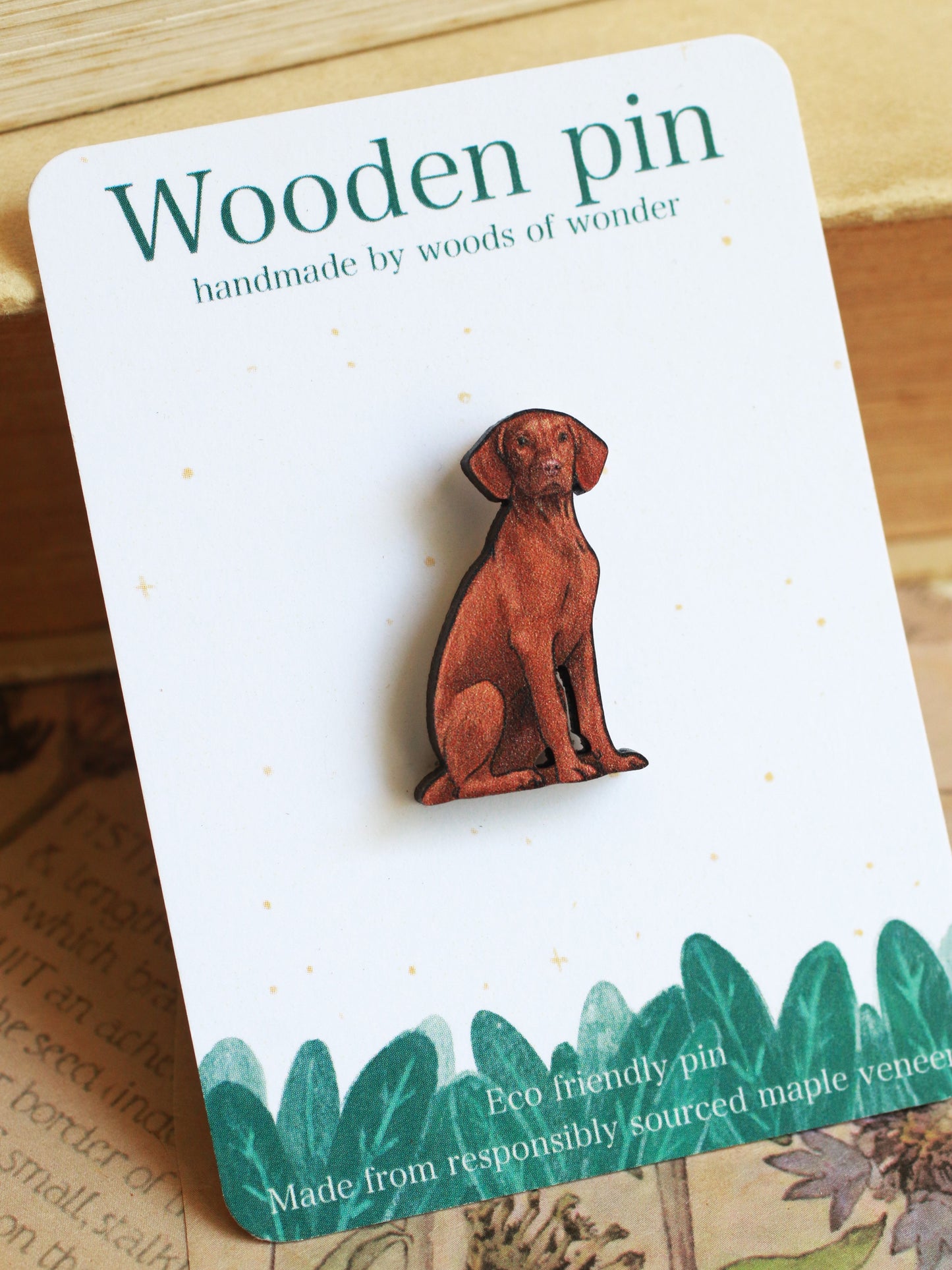 Vizsla pin - wooden dog pin