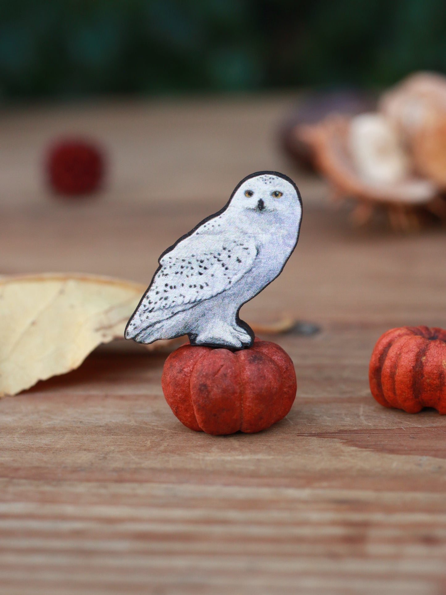 Snowy owl wooden pin