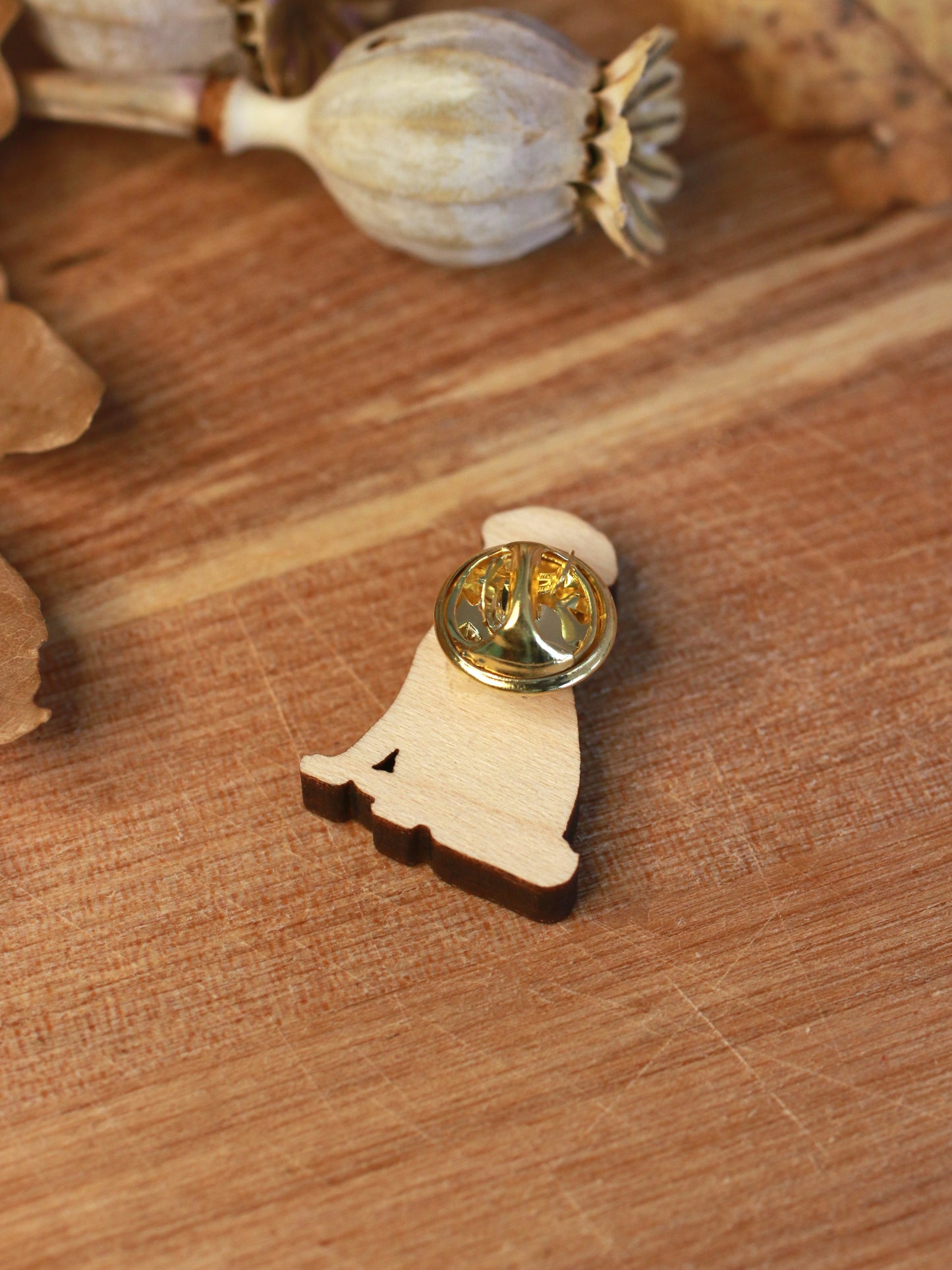 Golden retriever pin - wooden dog brooch