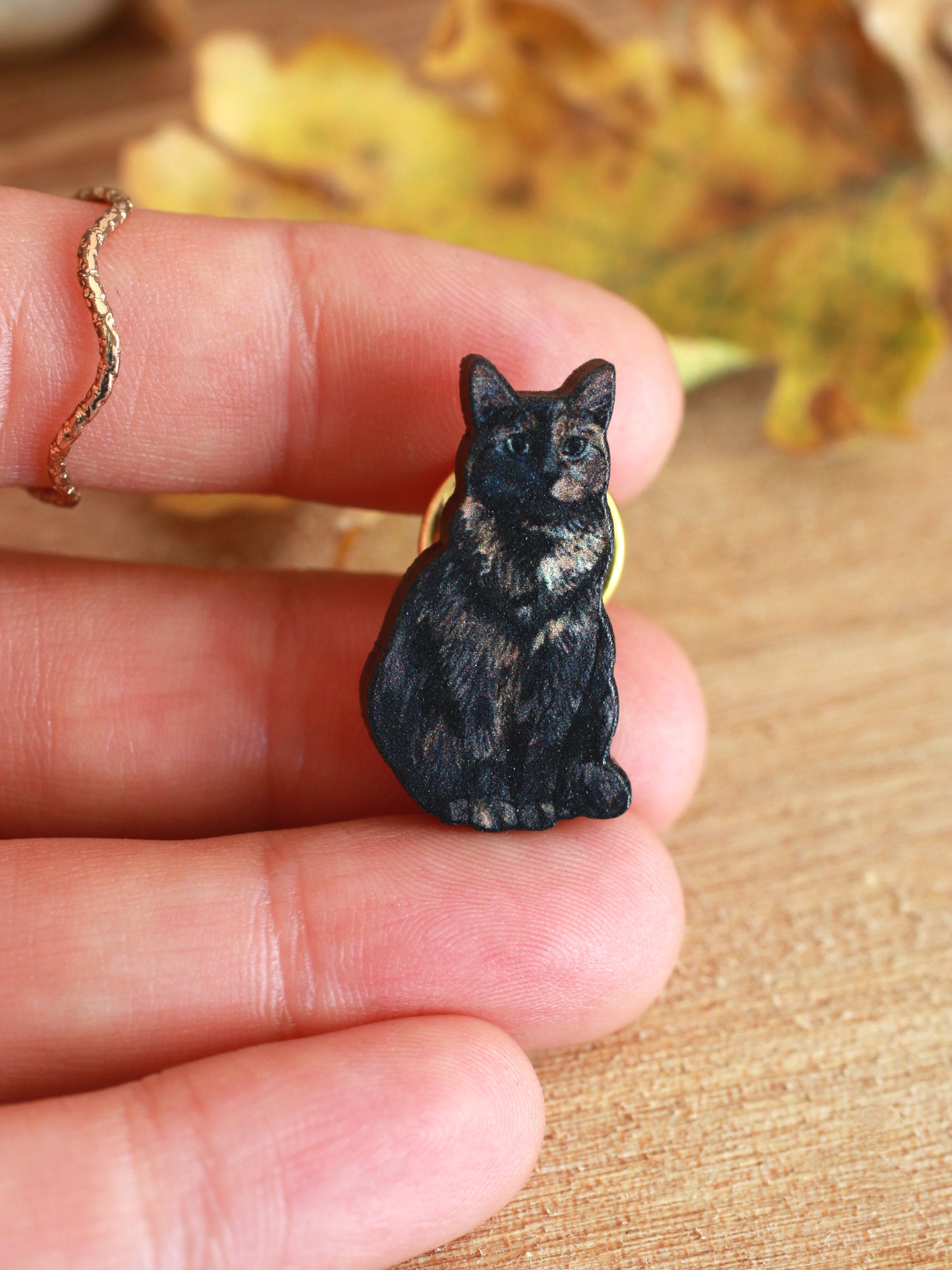 Tortoiseshell cat pin