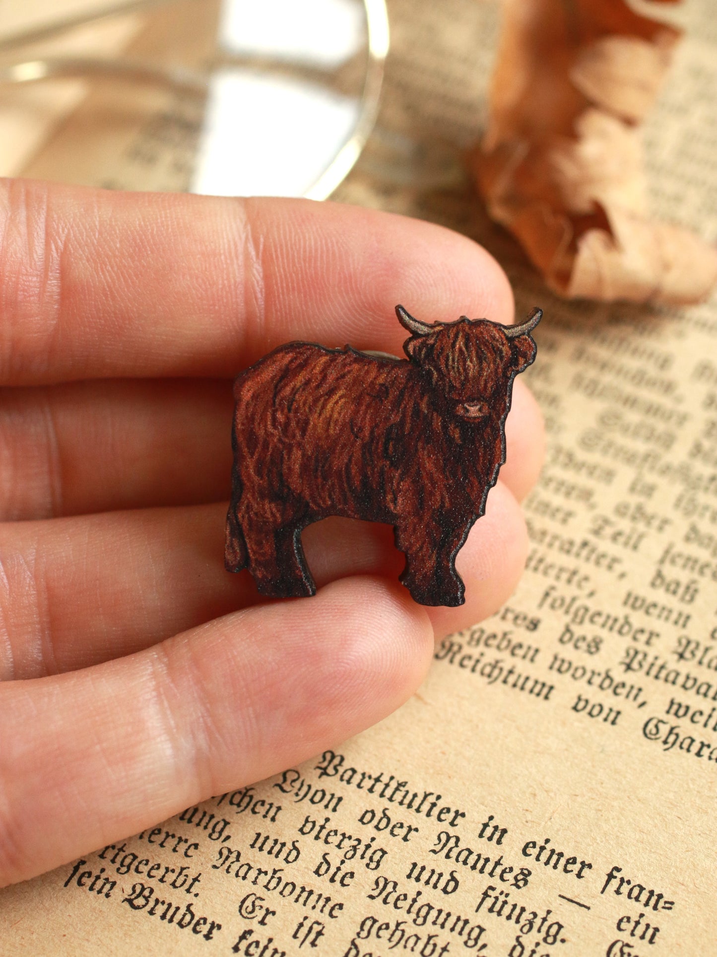 Highland cow pin - Wooden highland cow brooch