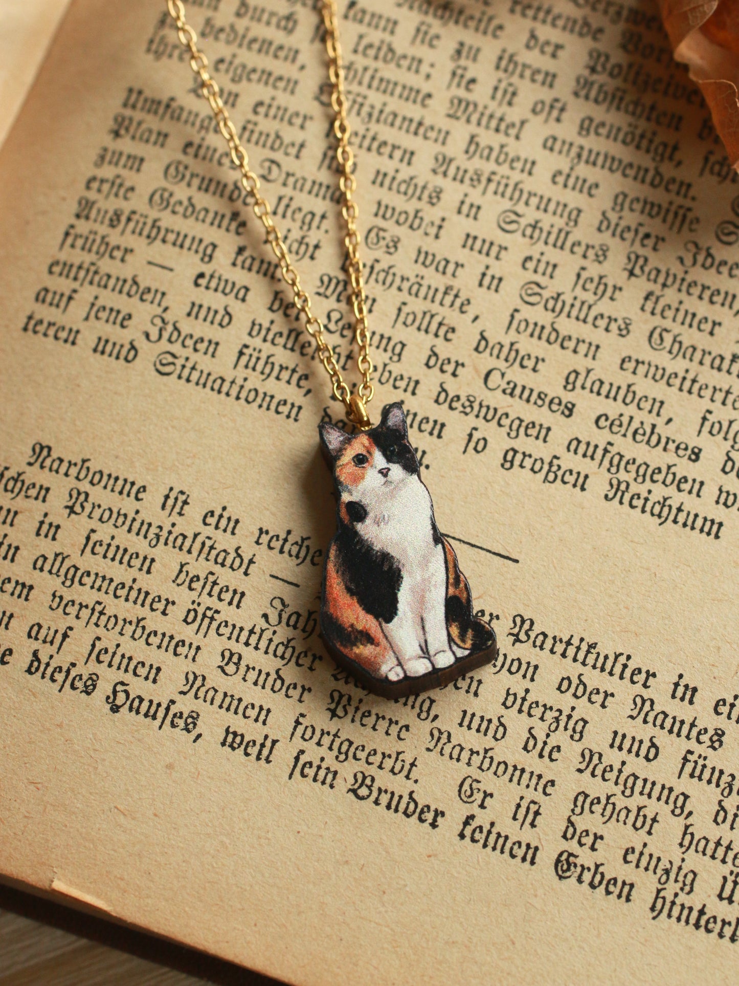 Calico cat necklace