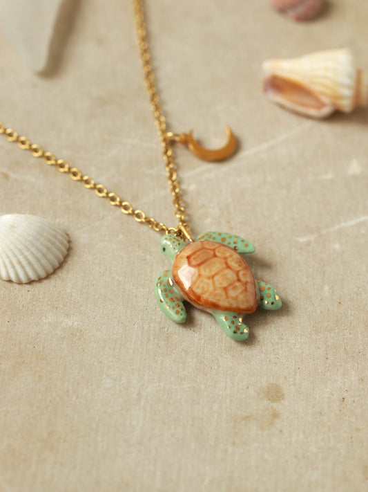 Green sea turtle necklace