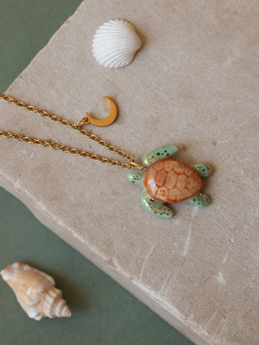 Green sea turtle necklace