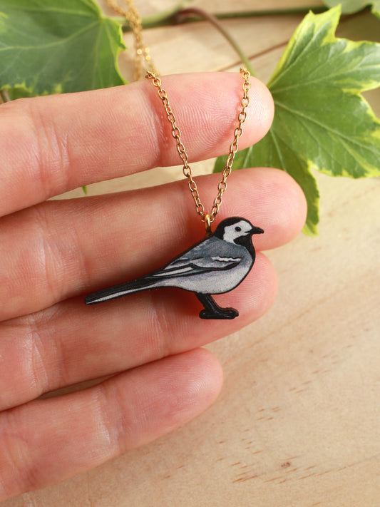 White wagtail necklace