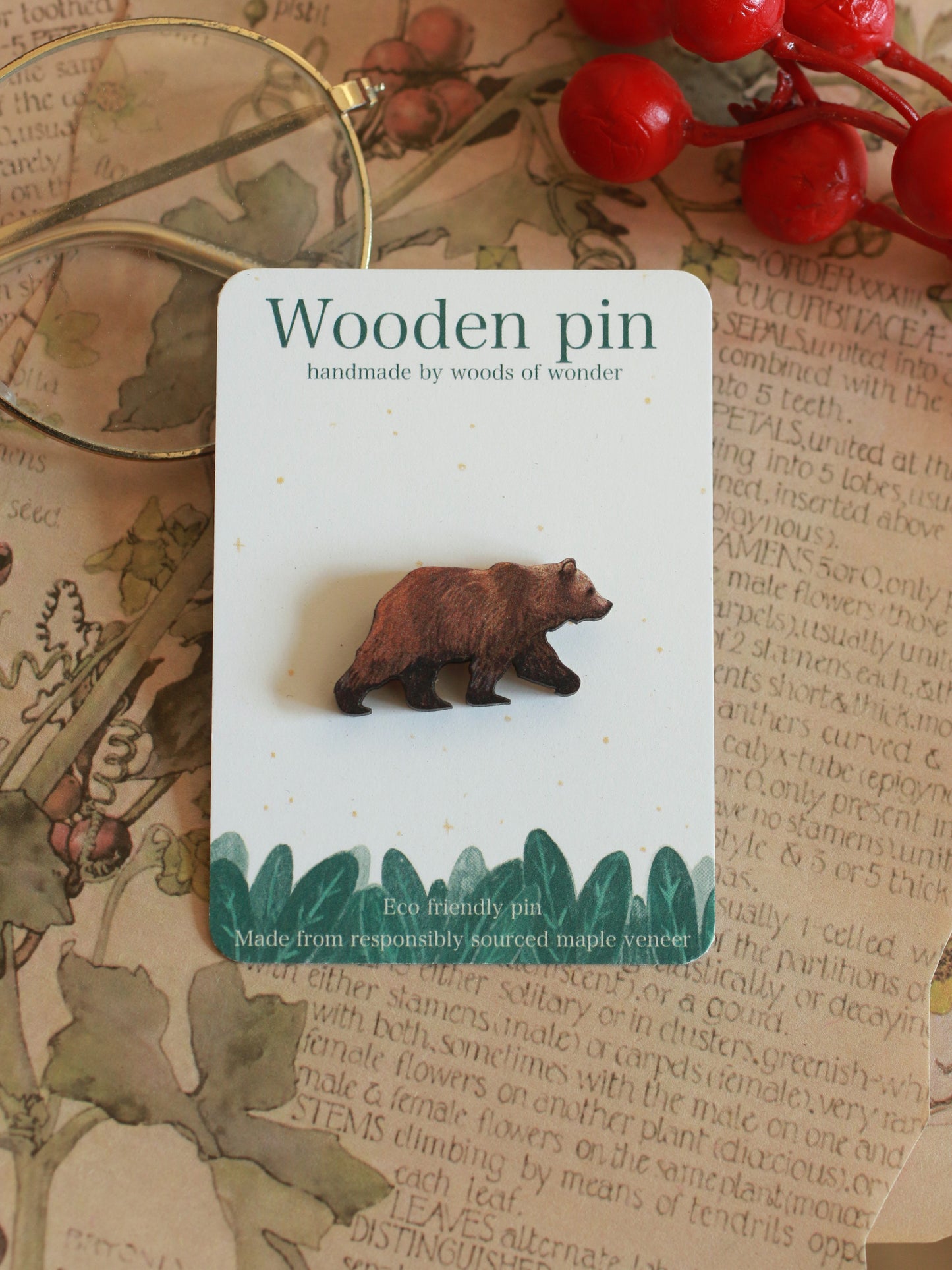 Grizzly bear pin - wooden brown bear brooch