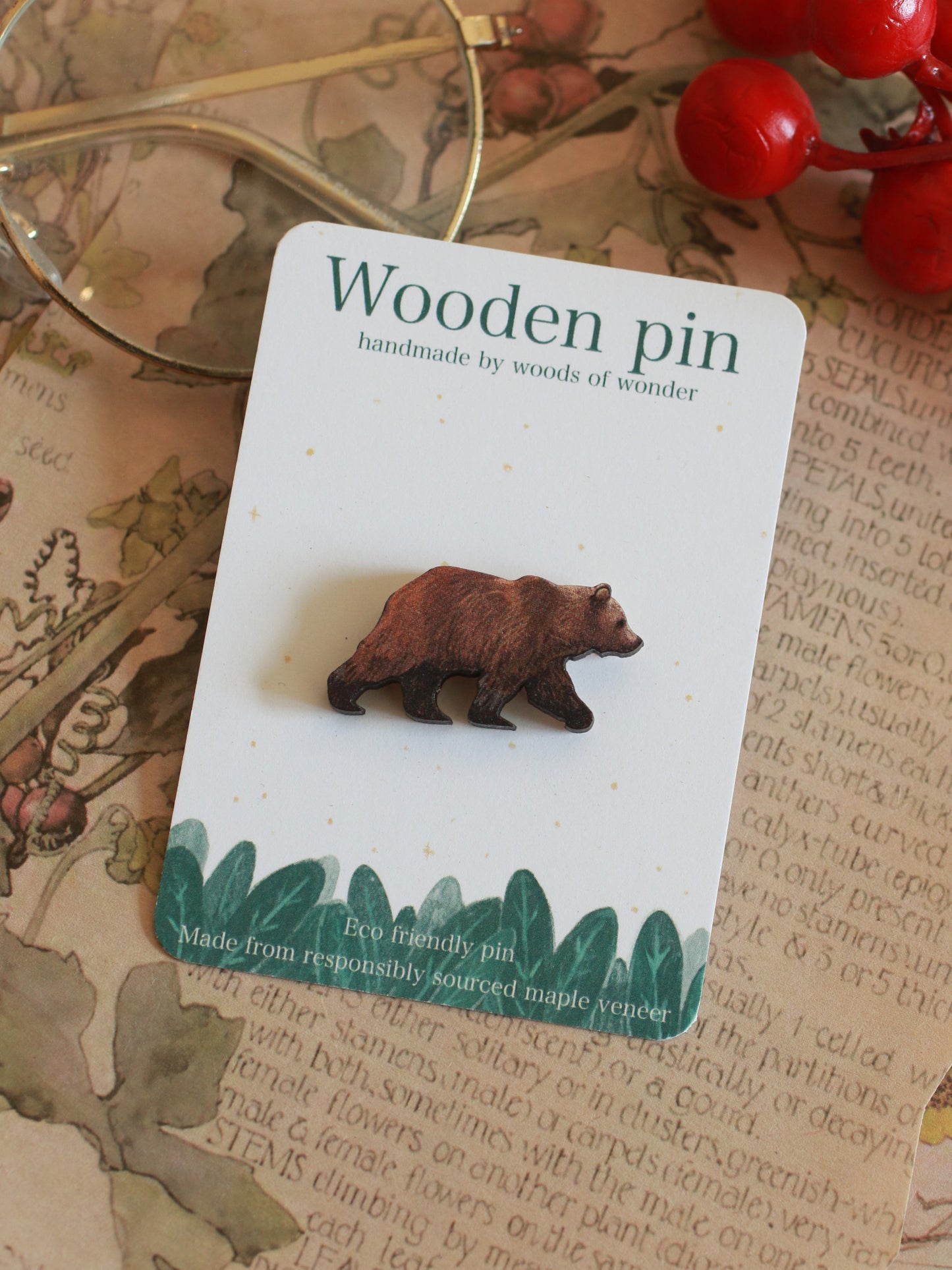 Grizzly bear pin - wooden brown bear brooch