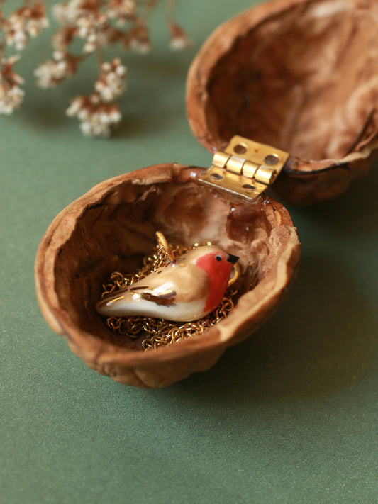 Robin necklace in a walnut box