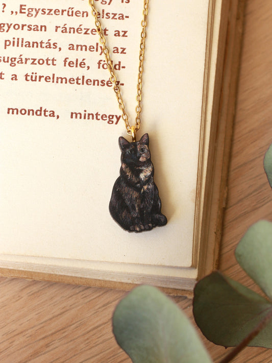 Tortoiseshell cat necklace