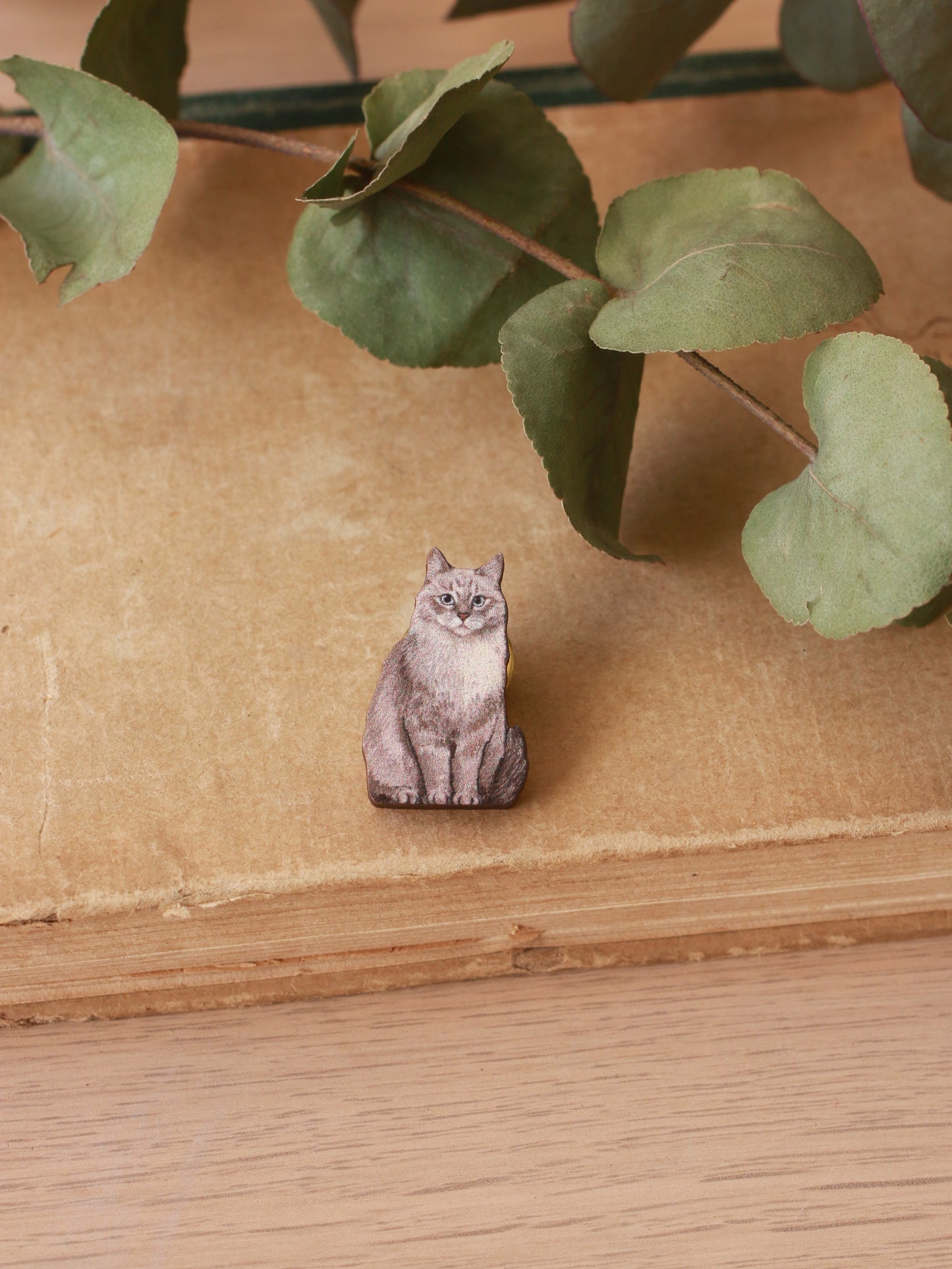 Siberian cat pin - wooden pin