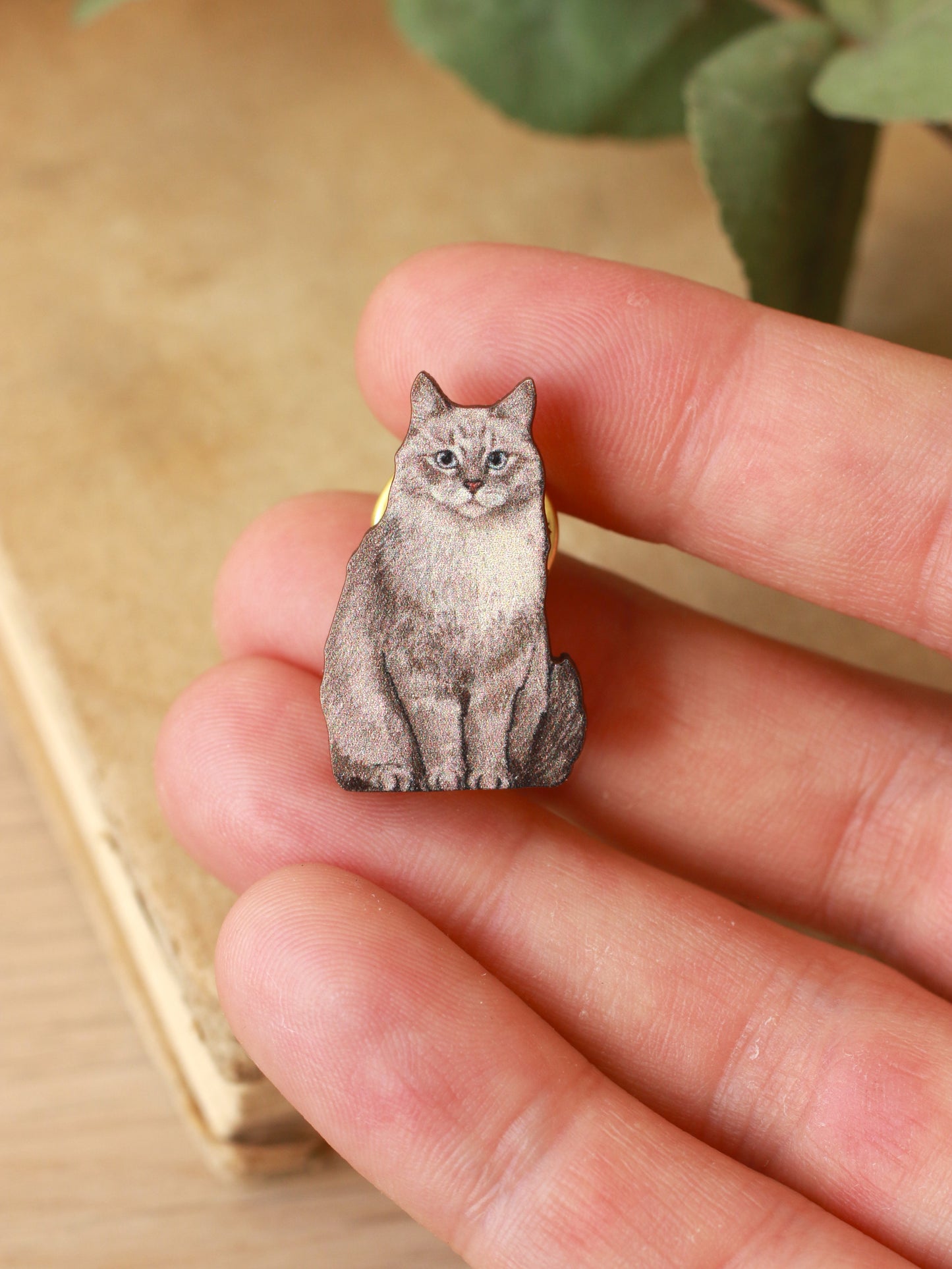 Siberian cat pin - wooden pin