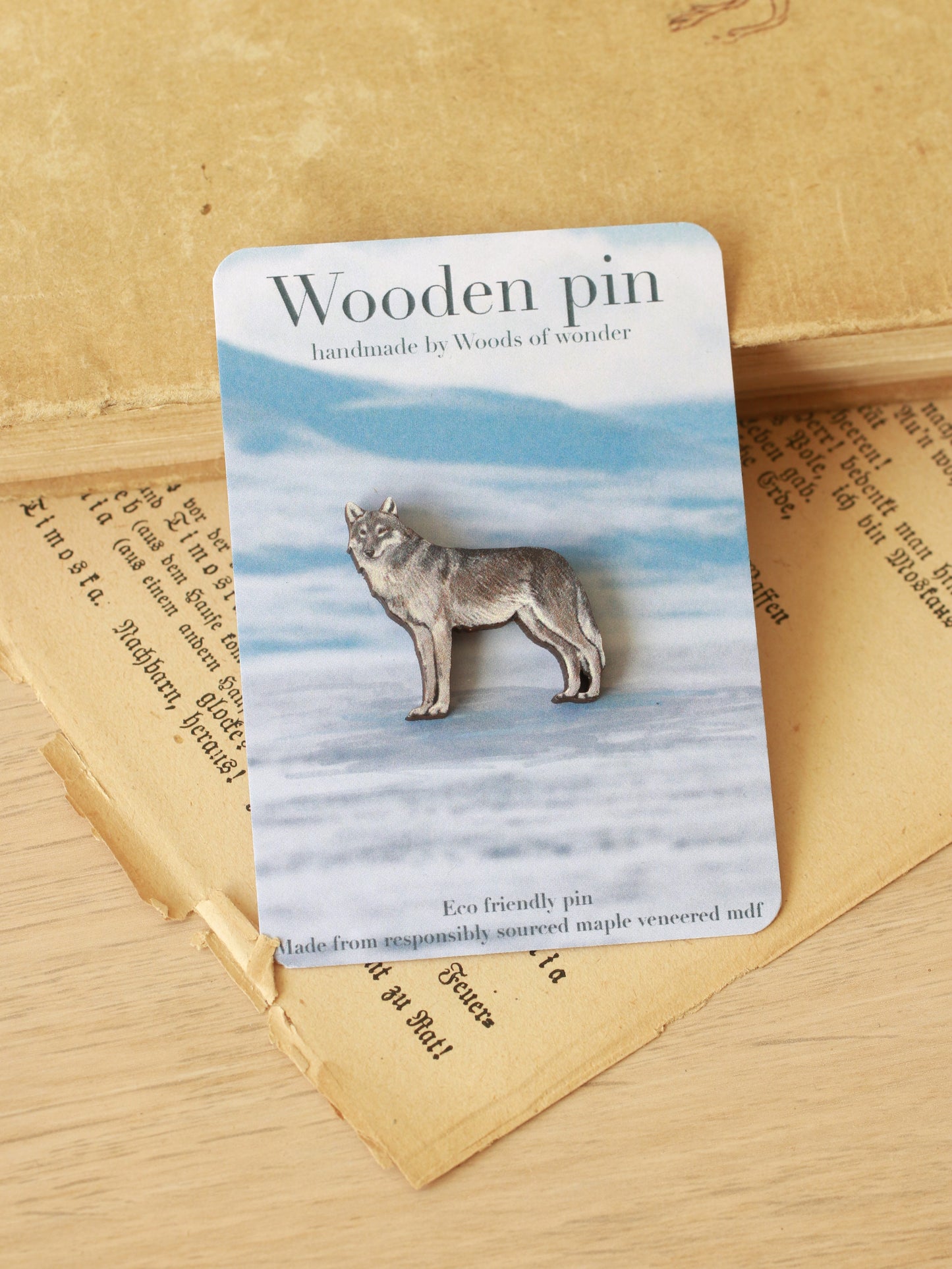 Wolf wooden pin