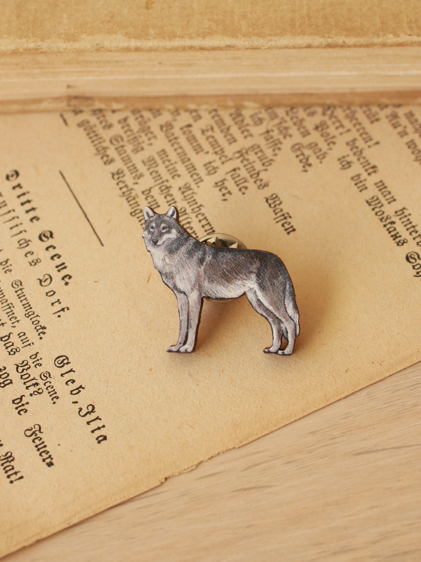 Wolf wooden pin