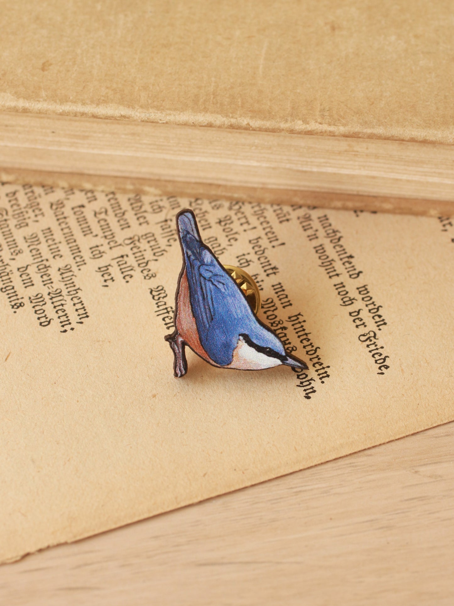 Nuthatch pin - wooden bird pin