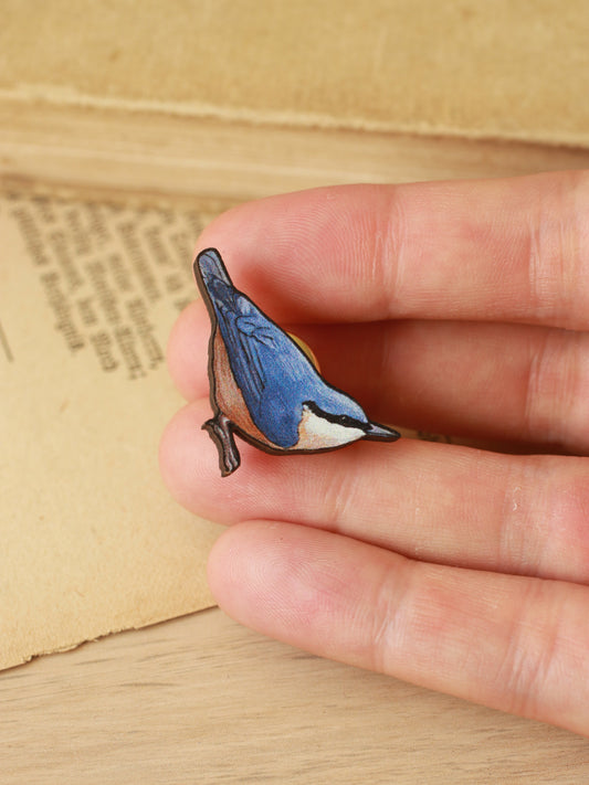 Nuthatch pin - wooden bird pin