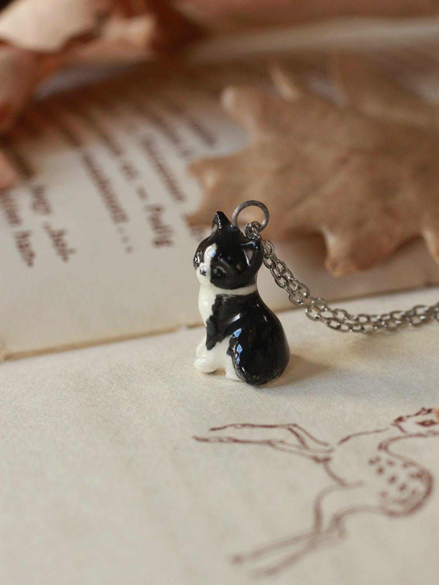 Tuxedo cat necklace