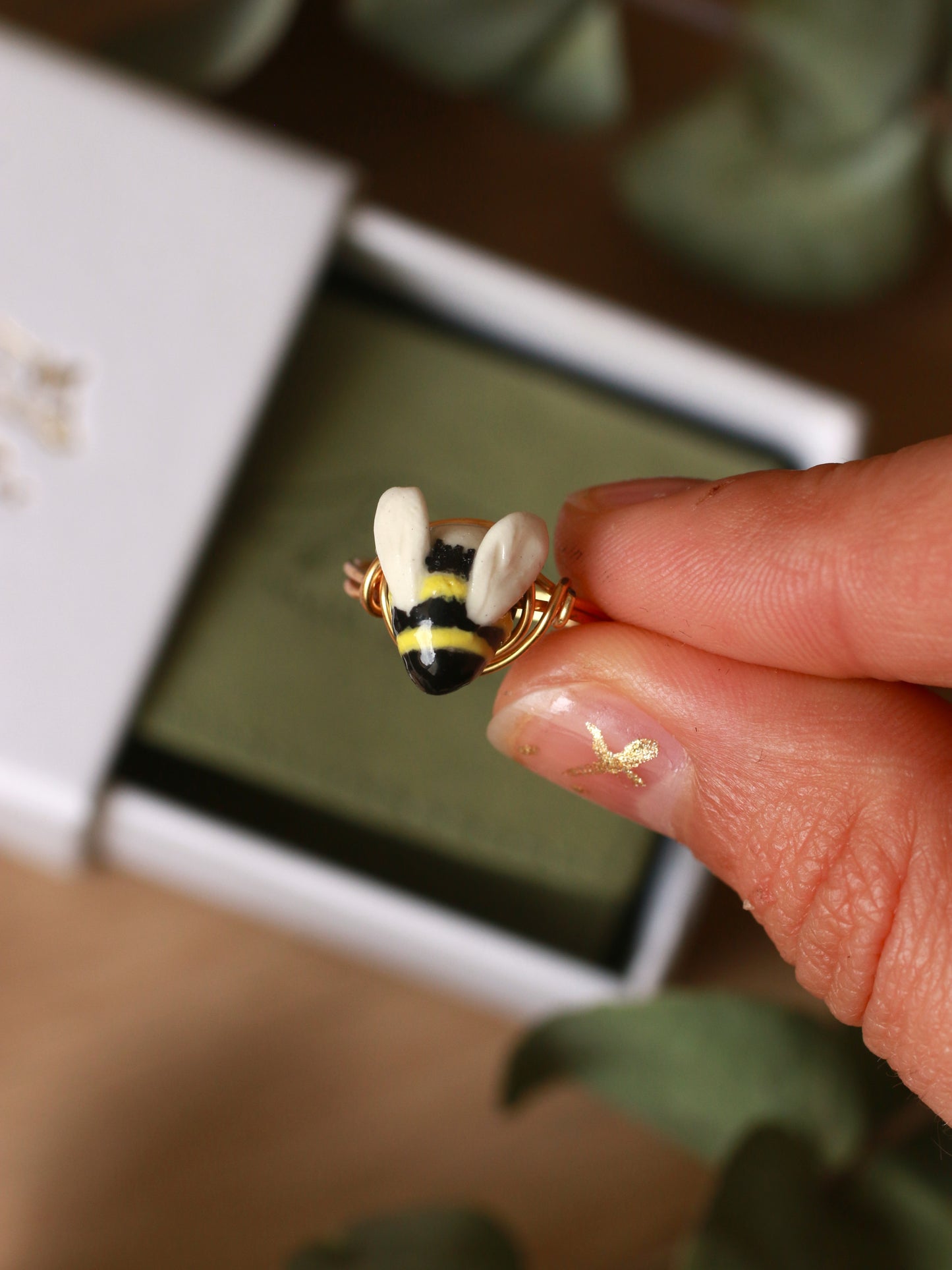 Bee ring - gold plated stainless steel wire ring